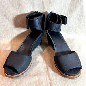 SOREL Sz 8.5 Joanie Wedges Peep Toe Ankle Strap  Zipper Velcro Closure Sandals